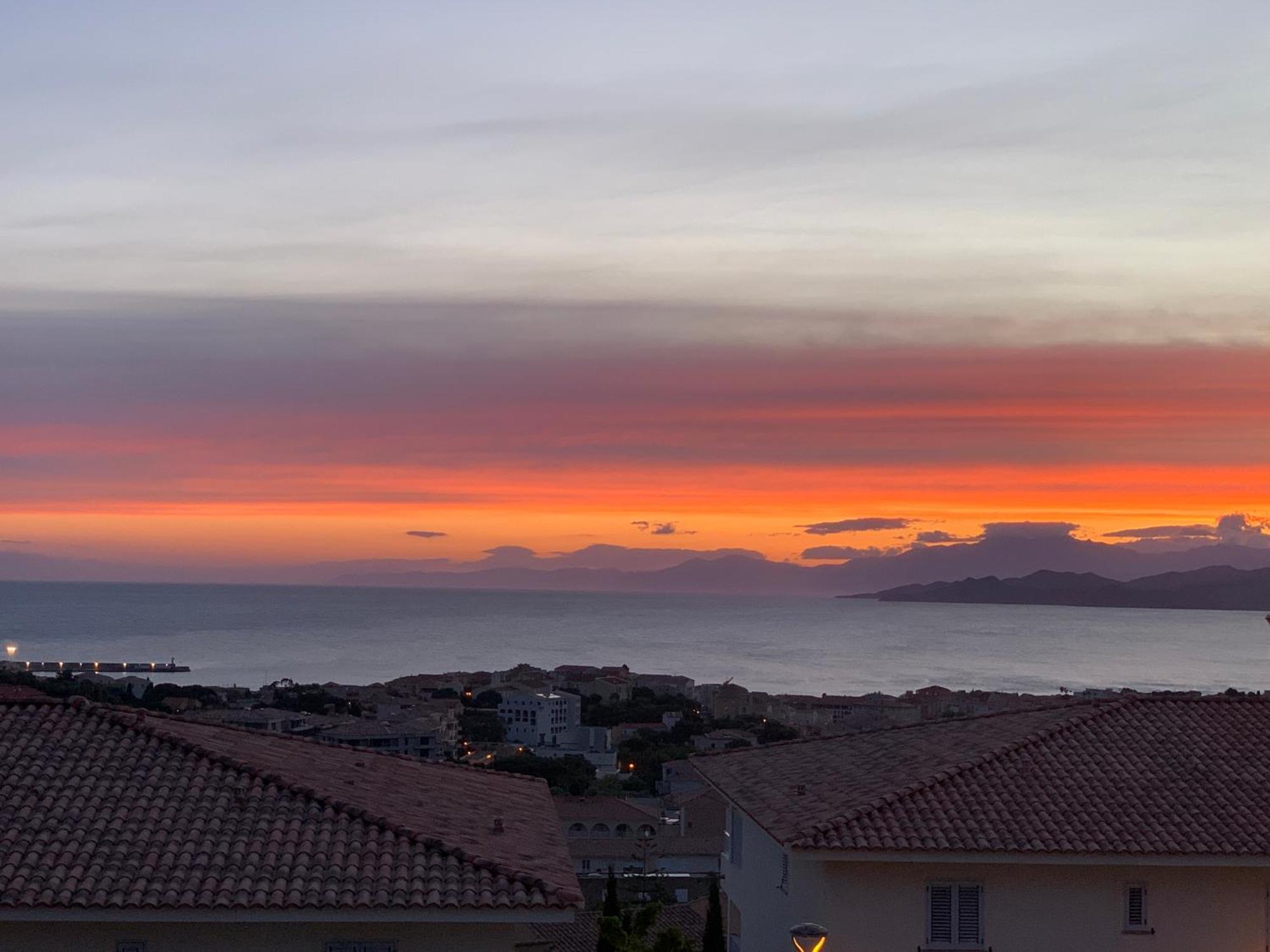 T2 Clim 54M2, 17M2 De Terrasse Tres Belle Vue Mer LʼÎle-Rousse Esterno foto